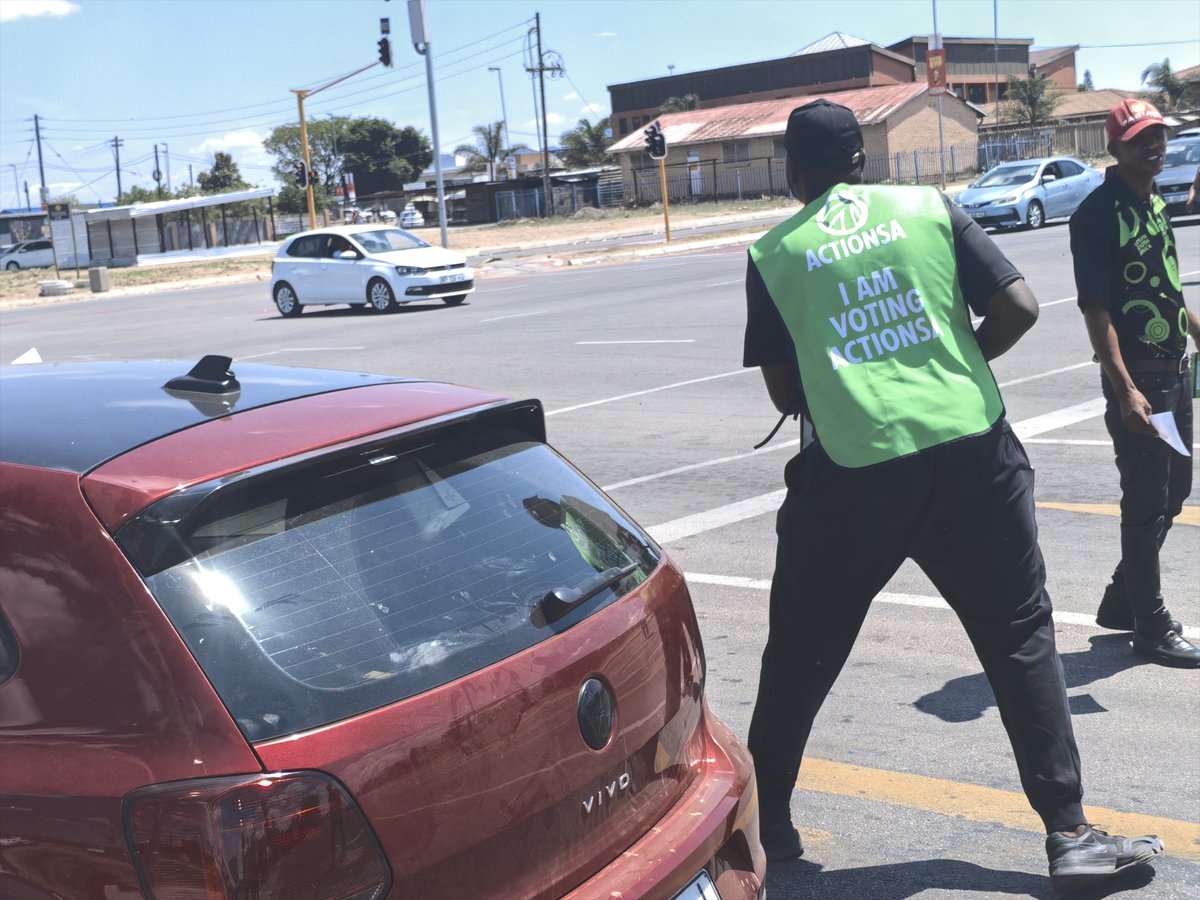 Miz_Ruraltarain's tweet photo. Activating #MashupaTselaRally on ground the reception is generally π π π©
Let's meet on Friday!
Phatha Phatha Victor Mothemela, Phatha Phatha ActionSA!
#VictorMothemelaForPolokwaneMayor #LetsFixPolokwane #VoteActionSA https://t.co/guFP5ASzbW
