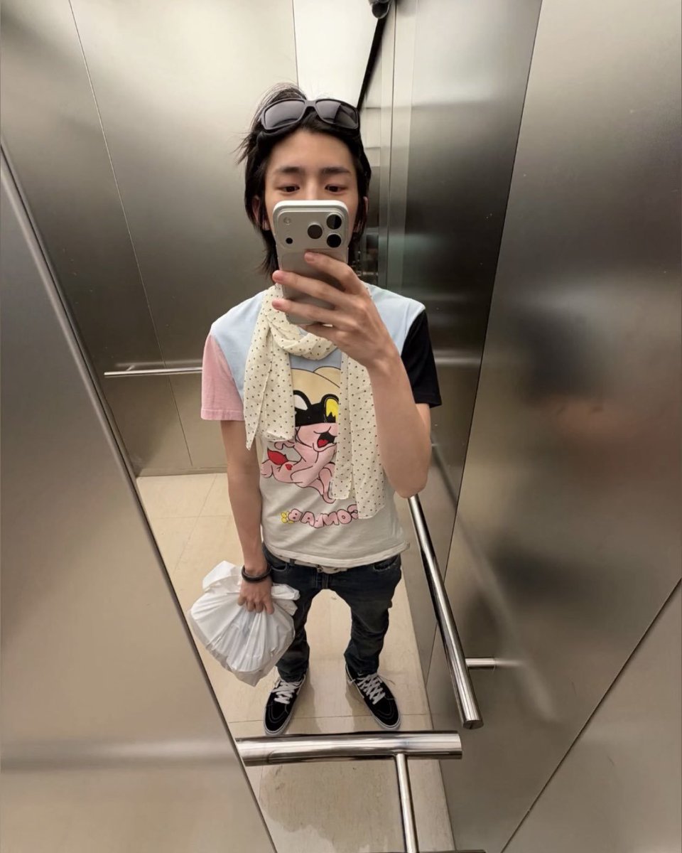 keonjjuni's tweet photo. i'm starting a rumor https://t.co/HYvoYu00rB
