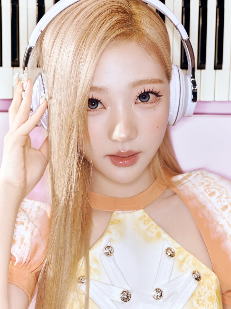GarenaRoVTH's tweet photo. @Hearts2Hearts  
Hearts2Hearts 【Next Chapter】
➫ 2026.10.16 6PM (KST)

#Hearts2Hearts #하츠투하츠 #H2H
#NextChapter #Hearts2Hearts_NextChapter
#ArenaofValor #10thAnniversarySpecialCollaboration
#RoV10ปี #RoV10ปีโตมาเอาเรื่อง #RoV https://t.co/6EVNvA7EuX