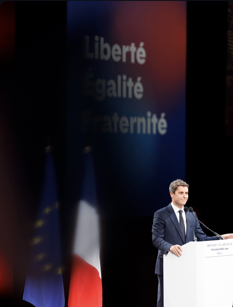 midy_paul's tweet photo. LYON, QUELLE ÉNERGIE ! 🇫🇷

Plus de 2 000 personnes réunies pour le discours de @GabrielAttal à la jeunesse !

Notre priorité ? Donner plus à ceux qui commencent leur vie : plus de formation, plus d’opportunités, plus de liberté pour travailler, entreprendre, s’engager et réussir.

Cela passe par une école qui retrouve l’excellence, une économie qui innove pour créer des emplois et augmenter les salaires, et des États-Unis d’Europe capables de rivaliser avec les grandes puissances.

C’est comme ça que nous construirons une France d’avance !