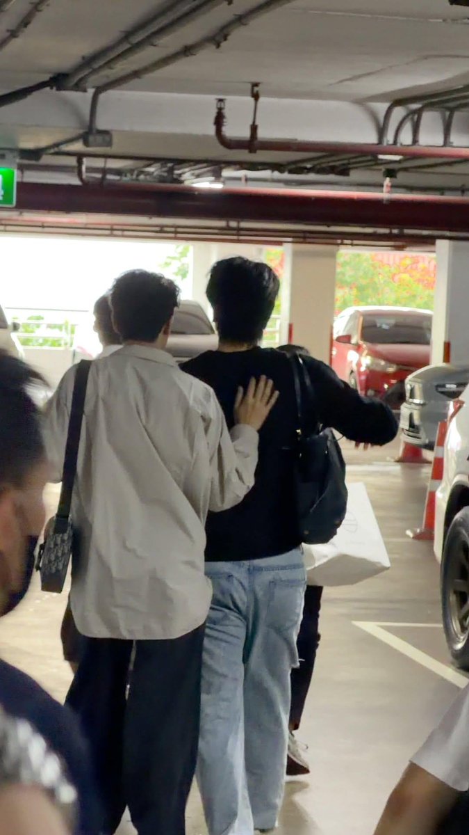 Innongsaglobal's tweet photo. Oh my god , so they met yesterday #innongsa https://t.co/jMVptmxbjb