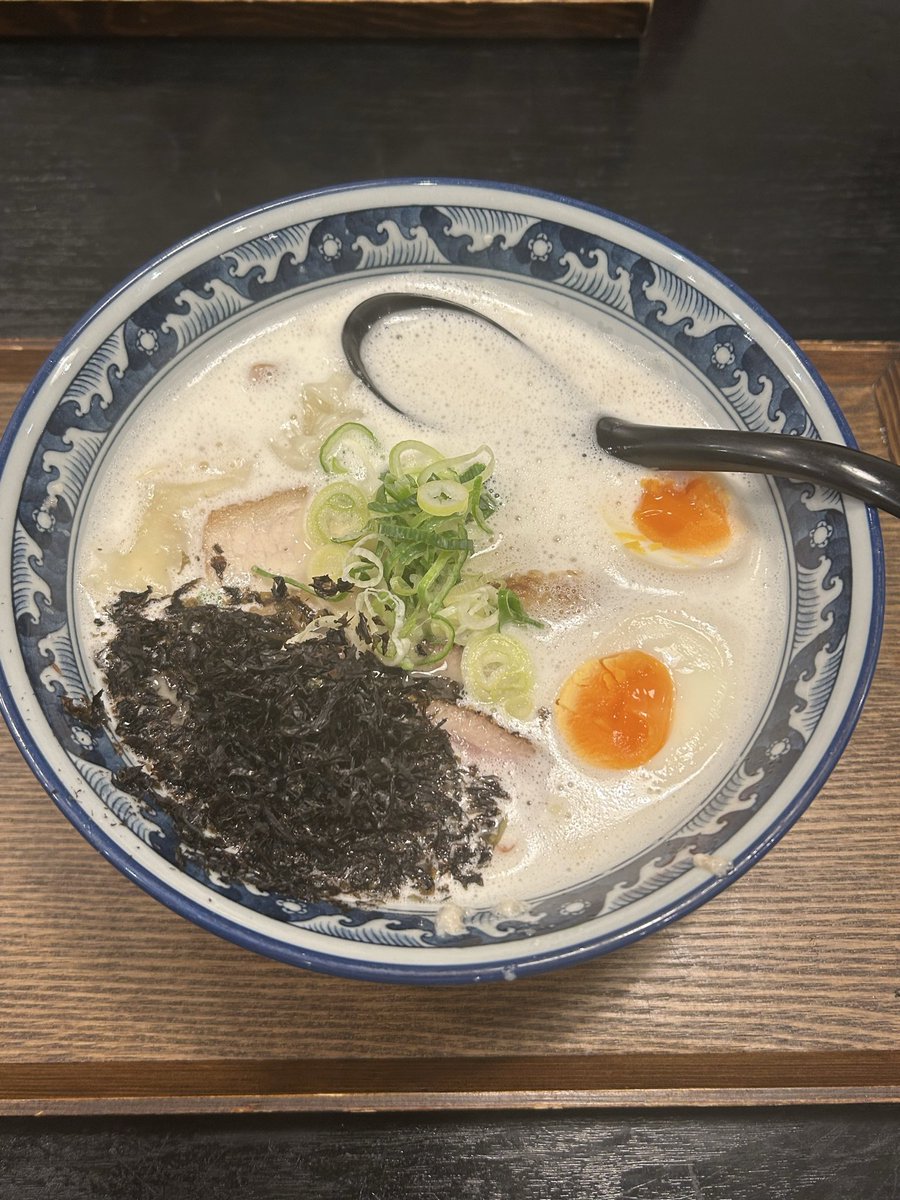 yjNw8jpB8RWiA7l's tweet photo. 高崎イオンからの帰りに本庄らぁ麺花田🍜
特製鴨肉叉焼鶏白湯らぁ麺+ヤサイ増し🐔
妻は鰹昆布水つけ麺（醤油）😊
KRSグループで人気の鶏白湯に素敵な鴨肉がTP🤭
脂がのって美味いっ😋
締めはやっぱりチーズリゾットで完食😆
店長さんの家族にも偶然会えて楽しい夕食でした😊
今日もゴチっ🍜 https://t.co/iC68nDHAcq