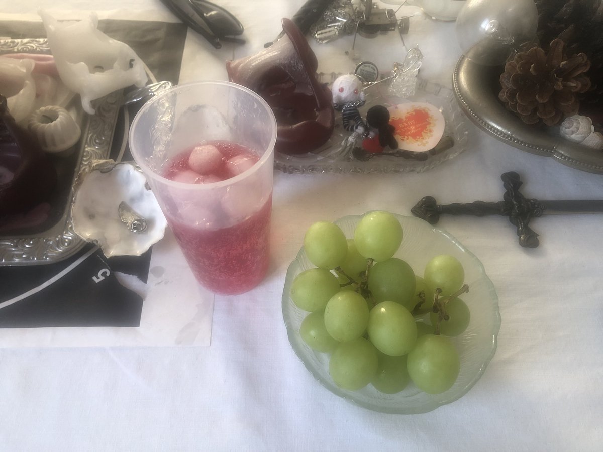 lillyyphilia's tweet photo. sf cherry sakura redbull and green grapes https://t.co/aHOsFTymBc