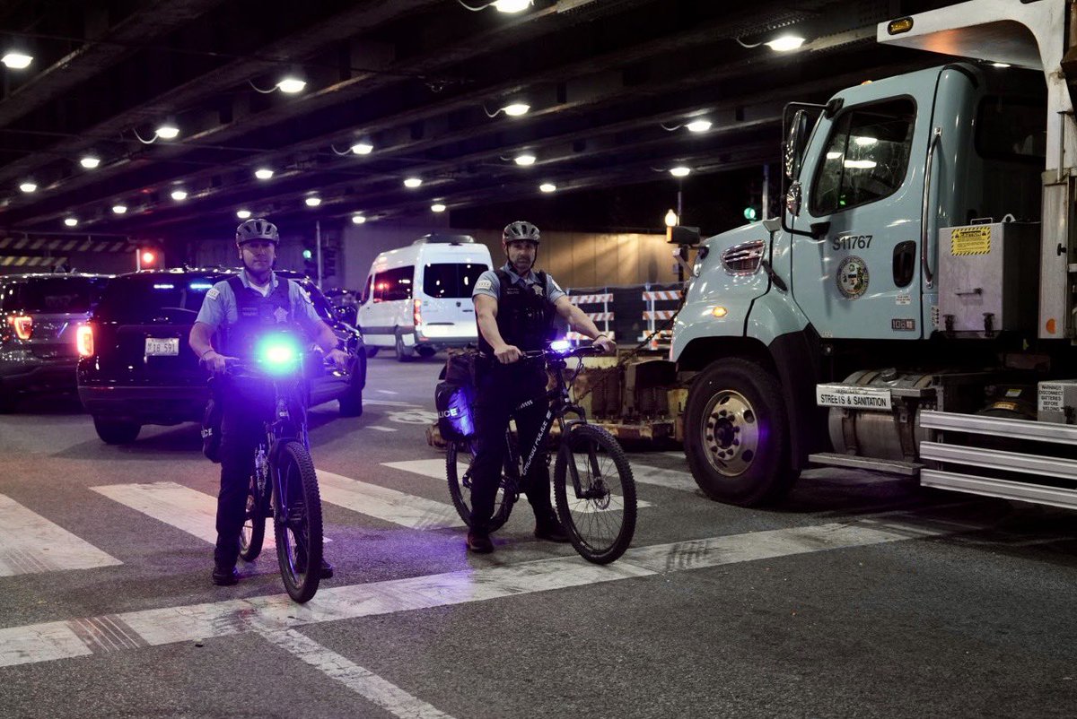 Chicago_Police's tweet photo. Street closures are in effect for the 48th Annual Chicago Marathon as participants make their way to the start. Chicago Police Department officers are deployed along the route to ensure a safe and enjoyable race for all runners and spectators. https://t.co/bfl0Z477O9