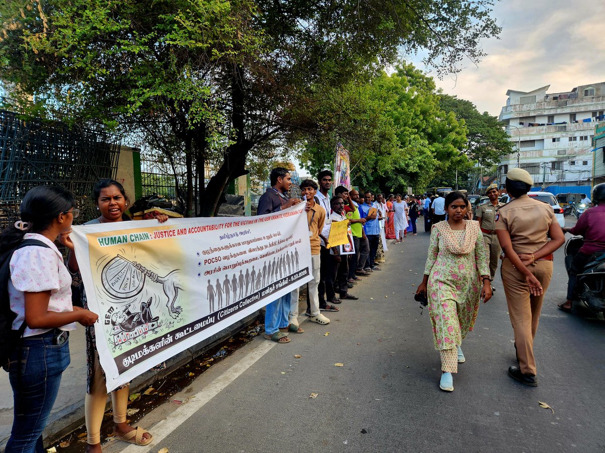 charuGovindan's tweet photo. <<தமிழில் கீழே>>
Our #HumanChain was a collective call for justice and accountability for the victims and survivors of the Gem Granites Veeramani POCSO cases.

Let’s keep the momentum going!

Add your voice. Sign the petition. Share it widely. ✊🏾

🔗 https://t.co/ARgreRFn1L or
📲 Scan the QR code to endorse.

ஜெம் கிரானைட்ஸ் வீரமணி மீதான போக்சோ வழக்குகளில் பாதிக்கப்பட்டவர்களுக்கு உரிய நீதியும், அரசுத் துறைசார் நிறுவனங்களின் பொறுப்புக்கூறலையும் வலியுறுத்தி - நாம் மனிதச் சங்கிலியில் கை கோர்த்தோம்.

இனியும் நம் குரல்கள் தொடர்ந்து ஒலிக்கட்டும்! 

மனுவில் கையெழுத்திடுங்கள். பரவலாகப் பகிருங்கள். ✊🏾

🔗 https://t.co/ARgreRFn1L
📲 QR குறியீட்டை ஸ்கேன் செய்து ஆதர���ைப் பதிவு செய்யுங்கள்.

#POCSOVeeramani
#RageToAction
#SignThePetition ✍🏾x