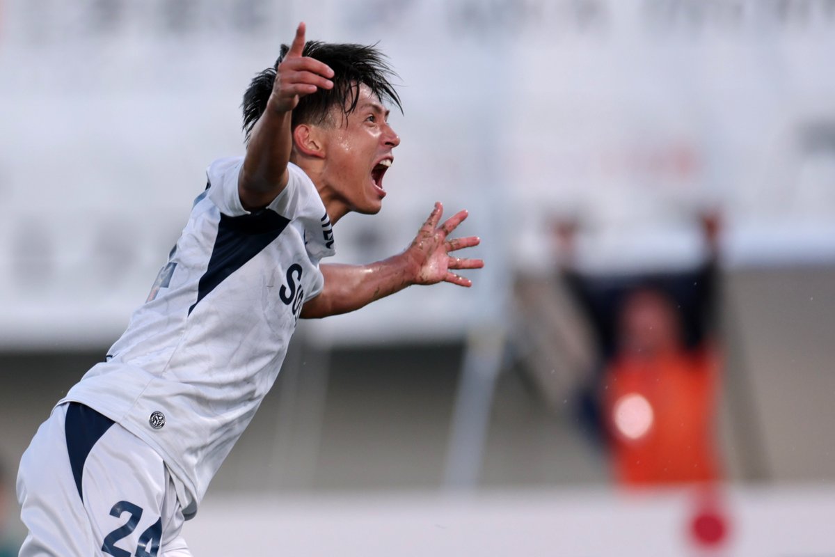 shizusports's tweet photo. #水戸ホーリーホック 戦で逆転ゴールを決めた #清水エスパルス の #須貝英大 選手は「インターセプトは賭けだった。（藤井）智也を信じて走った」と振り返りました。それまでは満足のいくプレーではなく、後半に #吉田孝行 監督から目の前でげきを受けて「もうひとつスイッチが入った」そうです。 https://t.co/snXiavCrfV
