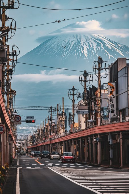 pepe_senra's tweet photo. 古き良き日本の風景。  #富士山 https://t.co/xBGR4Xhdl2