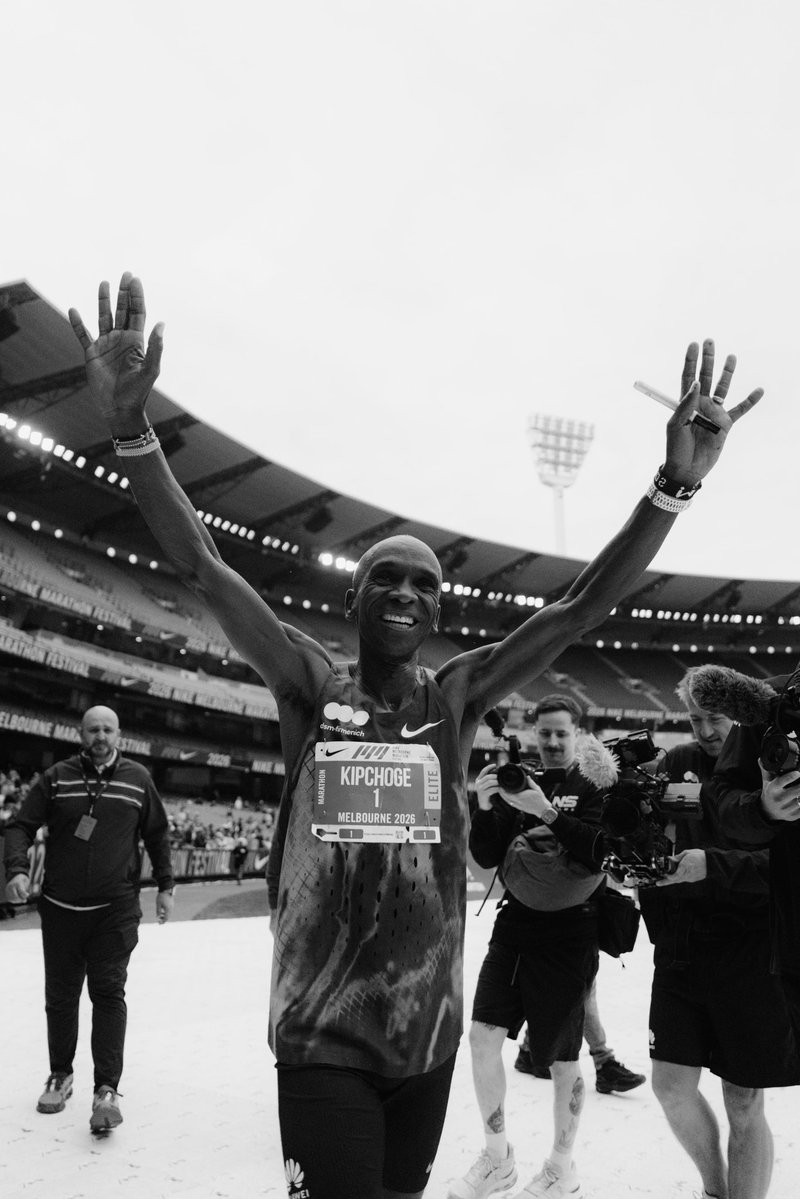 AbsaKenya's tweet photo. @EliudKipchoge takes the 2026 Melbourne Marathon in 2:09:10, setting a new course record. Congratulations, Eliud! 👏🏾
#AbsaXTheGOAT #AbsaXEliud #YourStoryMatters https://t.co/JYcZK4eGj1