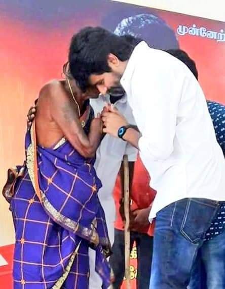MDKMSKNI's tweet photo. This Pics Speaks 🤩👏🏻

Man of Millions heart's 🥺⭐

@Siva_Kartikeyan Annan ❤️ 

#SK27 #Seyon 

 #மடத்துக்குளம்SkFC 🎯

#திருப்பூர்புறநகர்மாவட்டம்SKFC
 ✨
@AllIndiaSKFC @AnandSkfc @Tirupursuburban @Vijay_sivasamy @vimalraj9524 https://t.co/PZcWTEKQyq