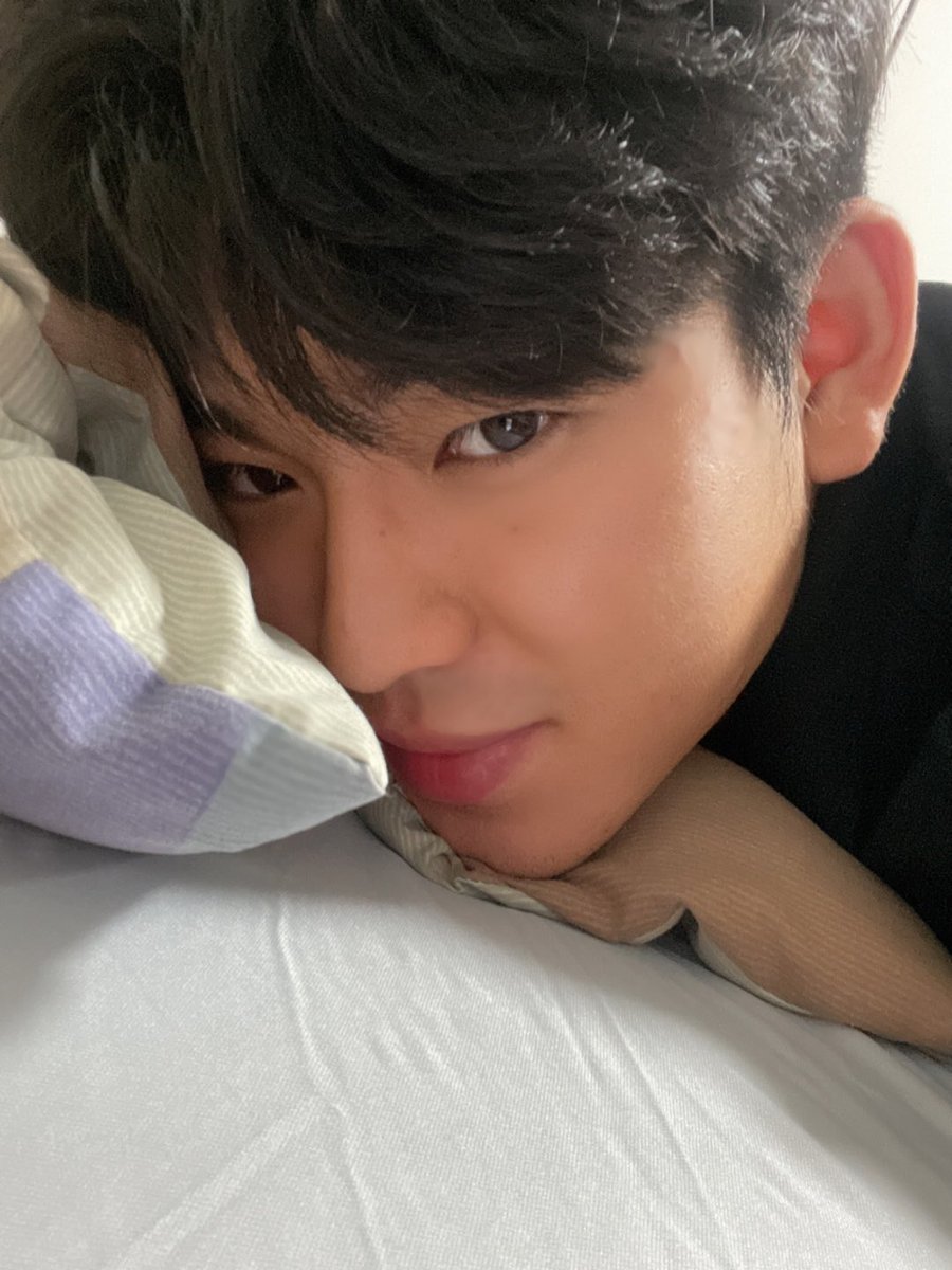 SSSS_hwaXD's tweet photo. 트친소
031 거주 
멜돔 179 / 85
뇌 빼고 사는중
미성년자 X
주말은 너무 시간이 빨리간다..
친구 하자 
가보자 가보자 !! https://t.co/hdI0LL1fVw