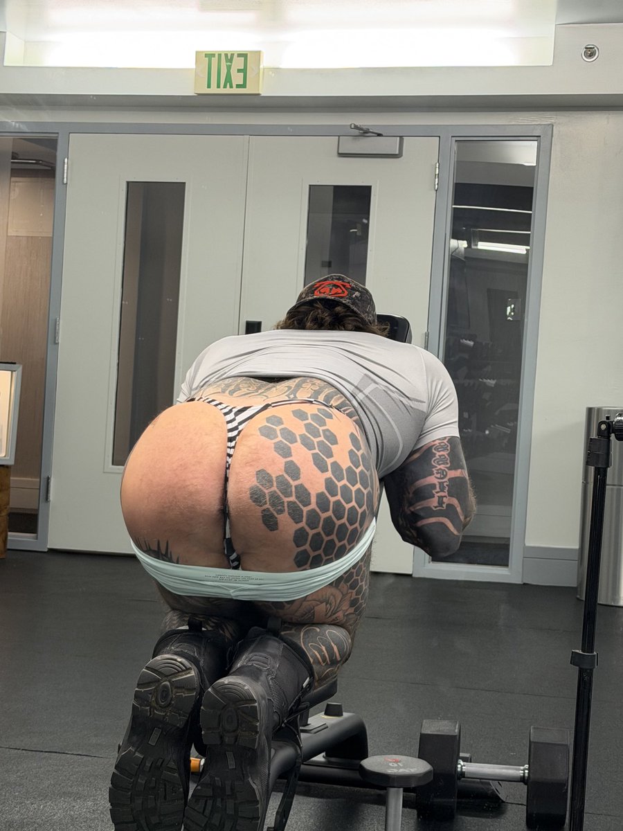 baddurdenXXX's tweet photo. 😈 https://t.co/z8YACIDlpI