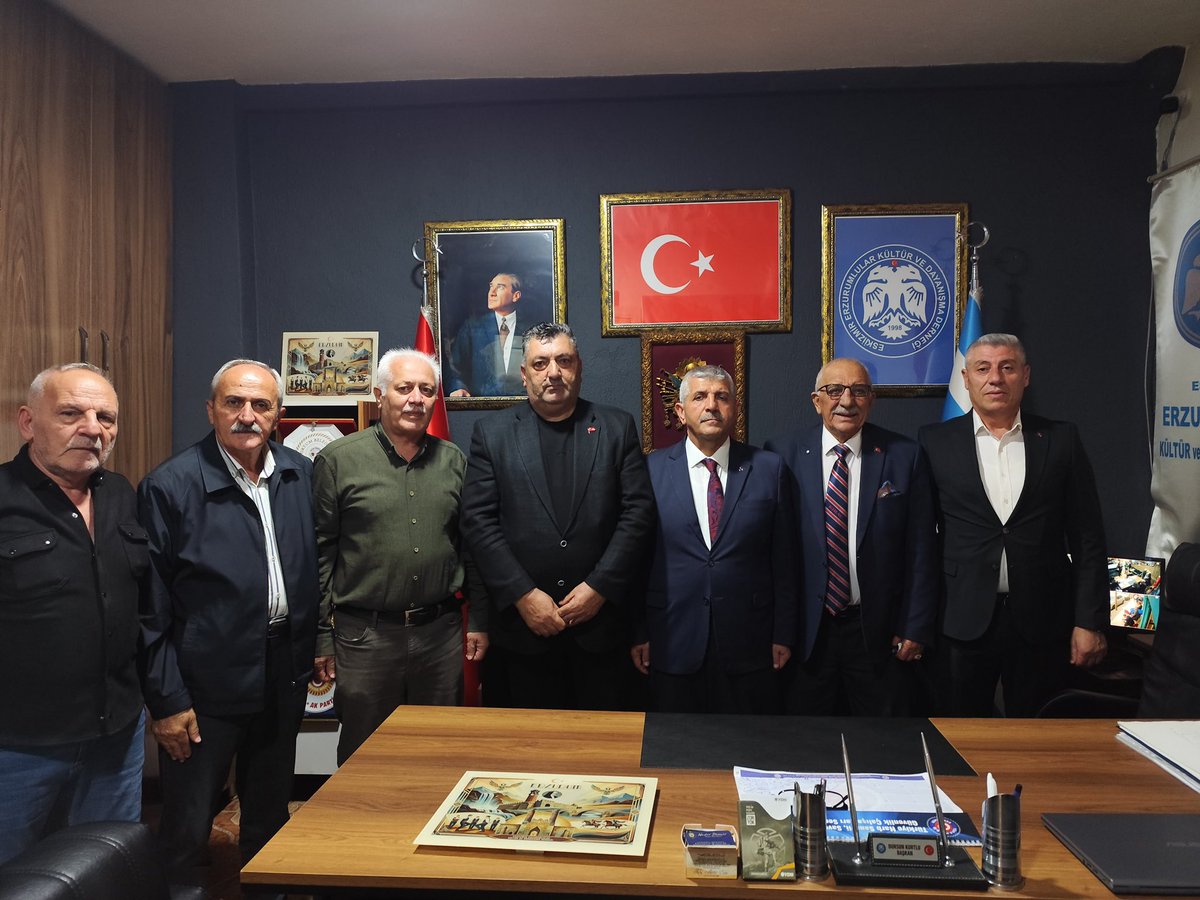 mhpizmirilbsk's tweet photo. Eskiizmir Erzurumlular Derneği’ni il Başkanımız Veysel Şahin, İl Yöneticilerimiz ve Karabağlar İlçe Başkanımız ile birlikte ziyaret ettiler.

Misafirperverlikleri için Dernek Başkanı Dursun Kurtlu ve Yönetim Kurulu’na teşekkür ediyoruz. https://t.co/hwerWES84T