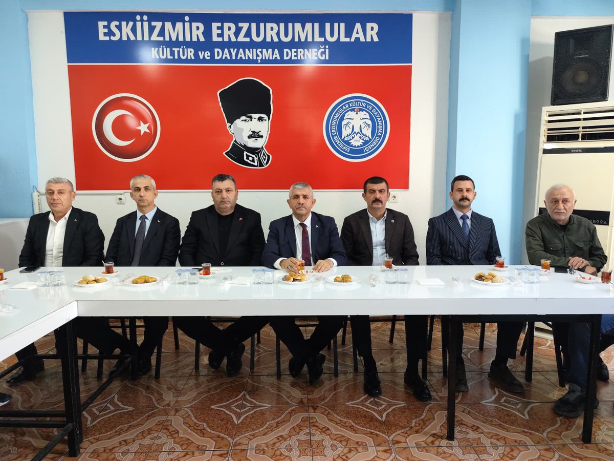 mhpizmirilbsk's tweet photo. Eskiizmir Erzurumlular Derneği’ni il Başkanımız Veysel Şahin, İl Yöneticilerimiz ve Karabağlar İlçe Başkanımız ile birlikte ziyaret ettiler.

Misafirperverlikleri için Dernek Başkanı Dursun Kurtlu ve Yönetim Kurulu’na teşekkür ediyoruz. https://t.co/hwerWES84T