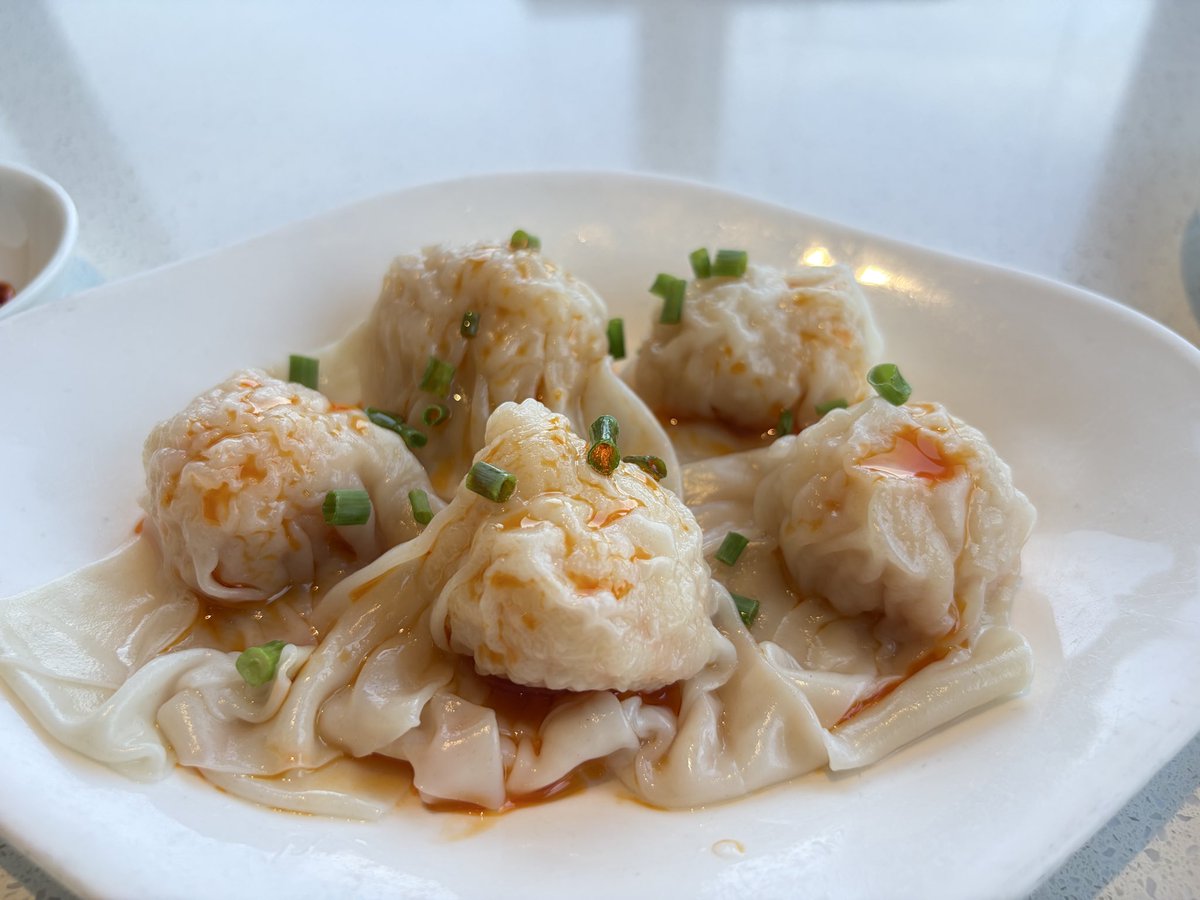 YOSHIKA05998184's tweet photo. 今日のランチは嫁さんが点心🥟を食べたいというので
ICONSIAMのHong Baoで食べました。
チャオプラヤー川の眺めも良くて、美味しくいただきました😋
#bangkok #iconsiam #hongbao #chinesefoods https://t.co/M4TUIleven