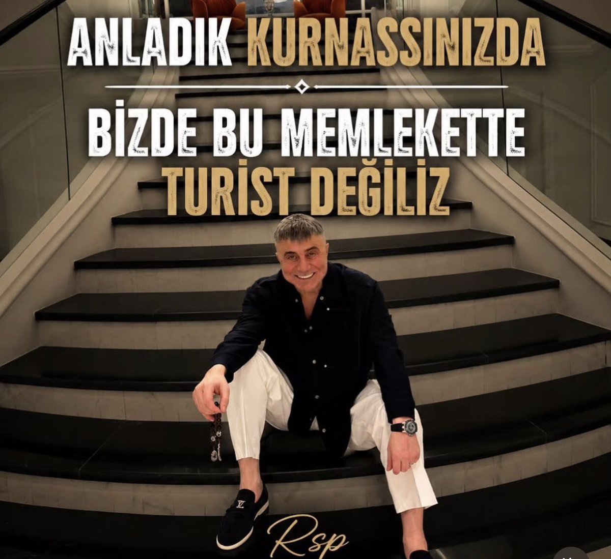 Mustaf79999's tweet photo. ANLADIK KURNAZSINIZDA, BİZDE BU MEMLEKETTE TURİST DEĞİLİZ ! 🤘🏻🇹🇷👑
@sedat_peker @pekermedya @hizirreis999 @COLASLANl @yvzayd 

#ReisBuSesiDuy #SedatPekerKardeşliği #SEDATPEKERREİS #SEDAT_PEKER #SedatPekerHalkınYanında https://t.co/zVY648xANb