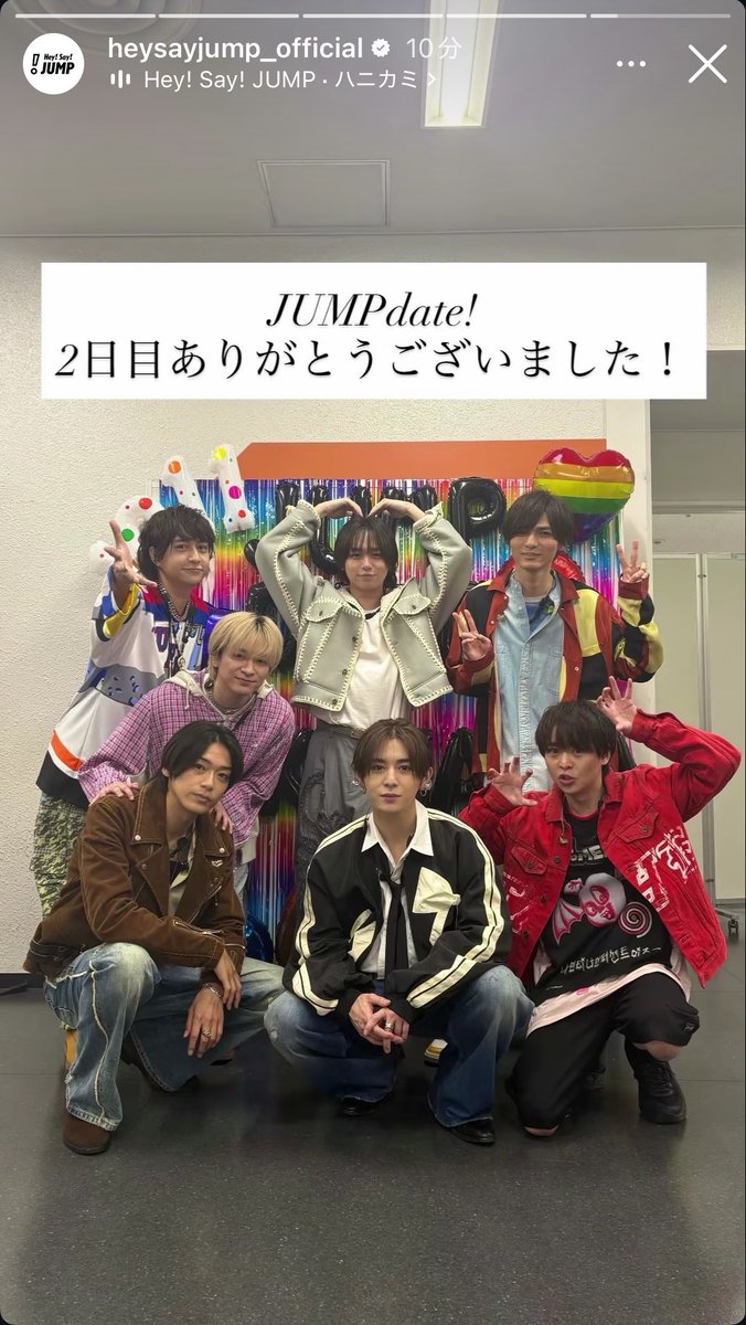 h_kanata's tweet photo. これがリボンのジャケットか〜〜〜まさか毎公演衣装変えてくださるんですか⁉️ちゃんとデート(date)の自覚があってえらすぎ‼️‼️‼️って思ったけど、さすがに昼夜変更だった😂明日の楽しみにします
https://t.co/HX6BPyGAT3 https://t.co/GDzdmLDQmM