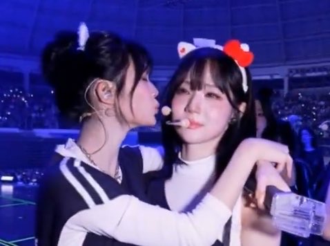 pponyangs's tweet photo. when the whole house gay except it’s just another normal day in tripleS https://t.co/o2zRc0K9qp