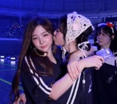 pponyangs's tweet photo. when the whole house gay except it’s just another normal day in tripleS https://t.co/o2zRc0K9qp