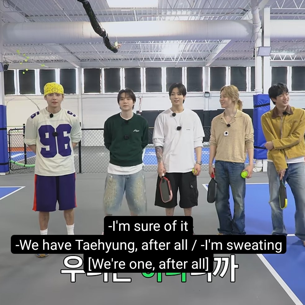 vmxn__'s tweet photo. 🐻: what did you think about this trip? jimin-ssi?
🐥: [softly] i was happy to be together with taehyung-ssi.

🐻: we had lots of fun, and we hope army enjoyed it as well.
🐰: i'm sure they did.
🐥: [fondly] we have taehyung-sii, after all. https://t.co/KMrKCF5IGP