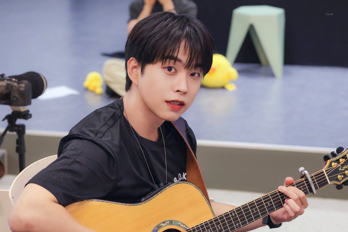 YEOPRANG_'s tweet photo. 260703 조은 뮤직 

#루시 #최상엽 https://t.co/Pl6u8YdAwN