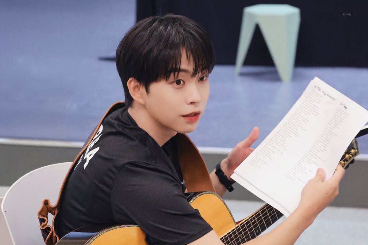 YEOPRANG_'s tweet photo. 260703 조은 뮤직 

#루시 #최상엽 https://t.co/Pl6u8YdAwN