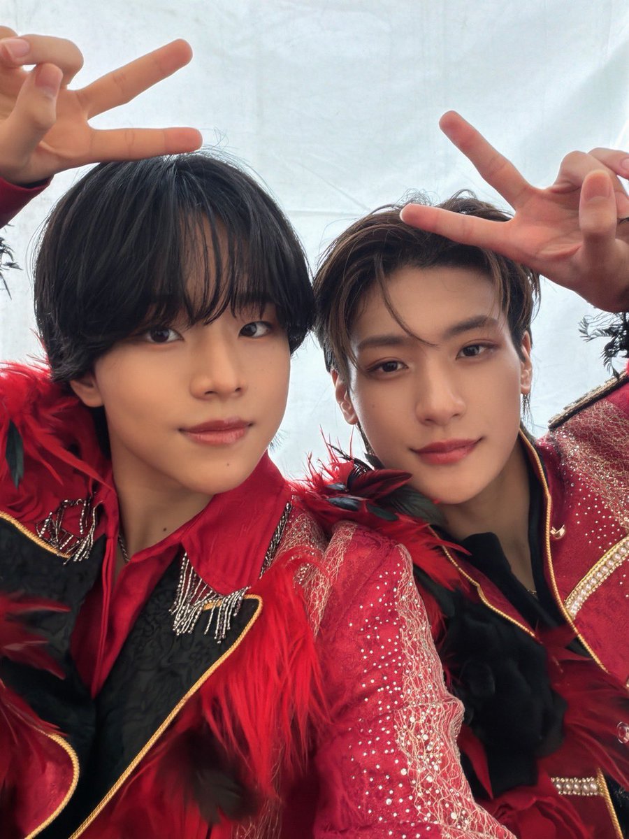Lienel_official's tweet photo. 本日は、アリオ柏でのリリースイベントありがとうございました！！

はがしゅーがガチで俺のこと好きらしい。

寒暖差もあったりしたから、健康第一でね(^｡^)

#武田創世 Instagram🧡
🔗https://t.co/7ZNZcs3VNb 
　
#Lienel #リエネル
#リエネル_愛のダバダ
#リエネルの思い出 https://t.co/toacoN6VOn