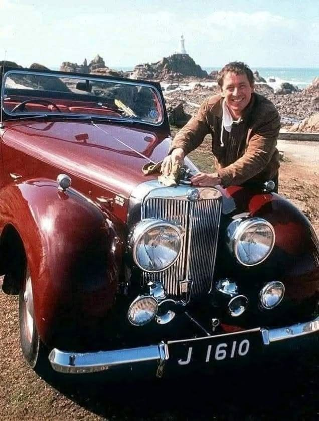 RodneyMarshall1's tweet photo. A happy 83rd birthday to Cornish actor and historian John Nettles. Having played detective Jim Bergerac for a decade, his excellent Channel Islands books have explored their history, including the German occupation during WW2, a subject touched upon in the TV series itself. https://t.co/FqnX9UoUHh