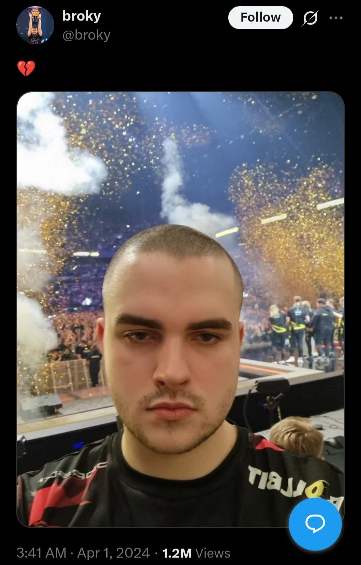 oigabss's tweet photo. A referência ao Broky depois da final contra a FaZe KKKKKK

Kodak player da Navi junior perdeu a final, mas não perdeu a oportunidade de recriar a selfie que broky tirou em 2024 https://t.co/gegDd87c46