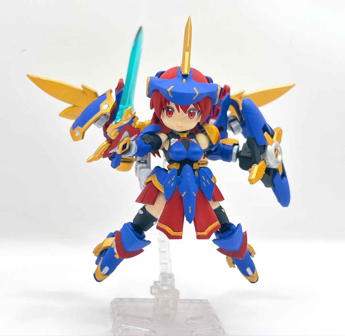 myojin1230's tweet photo. #デスクトップアーミー 

ドゥルガーを参考にして女騎士DTAを作ってみま��た。

『騎士型DTA  ルベライト』

センチネルグローリーに所属する、全身に堅牢な鎧を纏ったDTA。
パワーと耐久性に優れ、近接戦闘が得意。騎士道精神を重んじており、正々堂々、真っ向勝負を好む。

以下設定とか https://t.co/Hu0yUfanAu