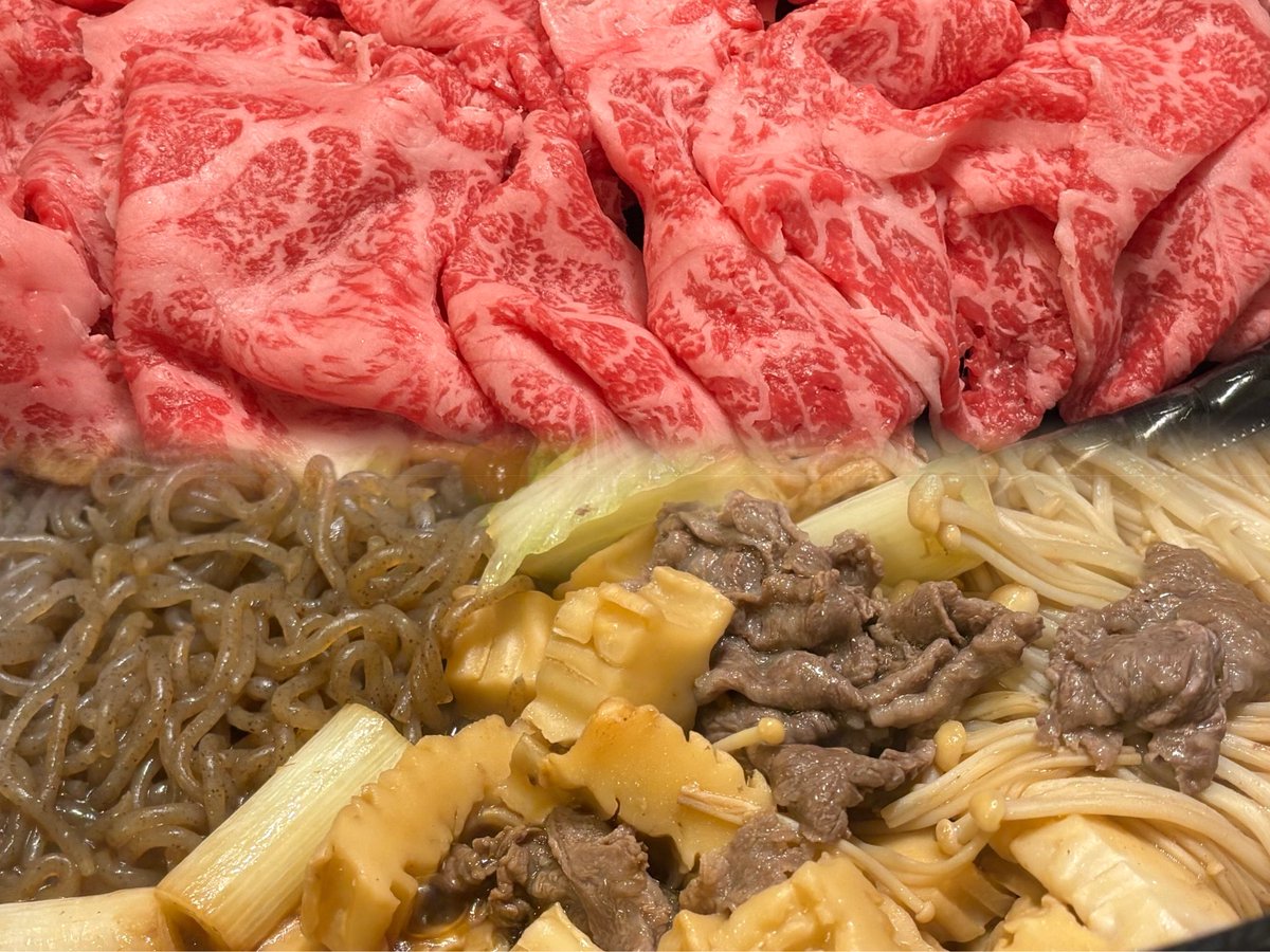 minchi_124's tweet photo. 本日のみいち飯はすきやーき🥩🥩 https://t.co/SqgvQ77ooH
