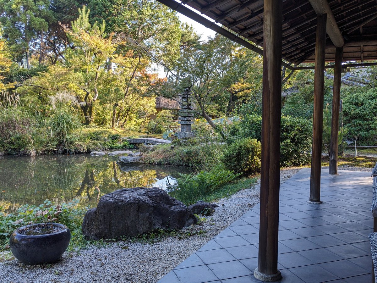 RANDALLCRA12631's tweet photo. 橋本関雪記念館、観光地なのに閑静で趣があってこれが京都か…！！と感動しました。
個人の邸宅でこんなでかい庭園とお屋敷を建てられる財力があるなんて想像がつかないね… https://t.co/iOGV1XvOYZ