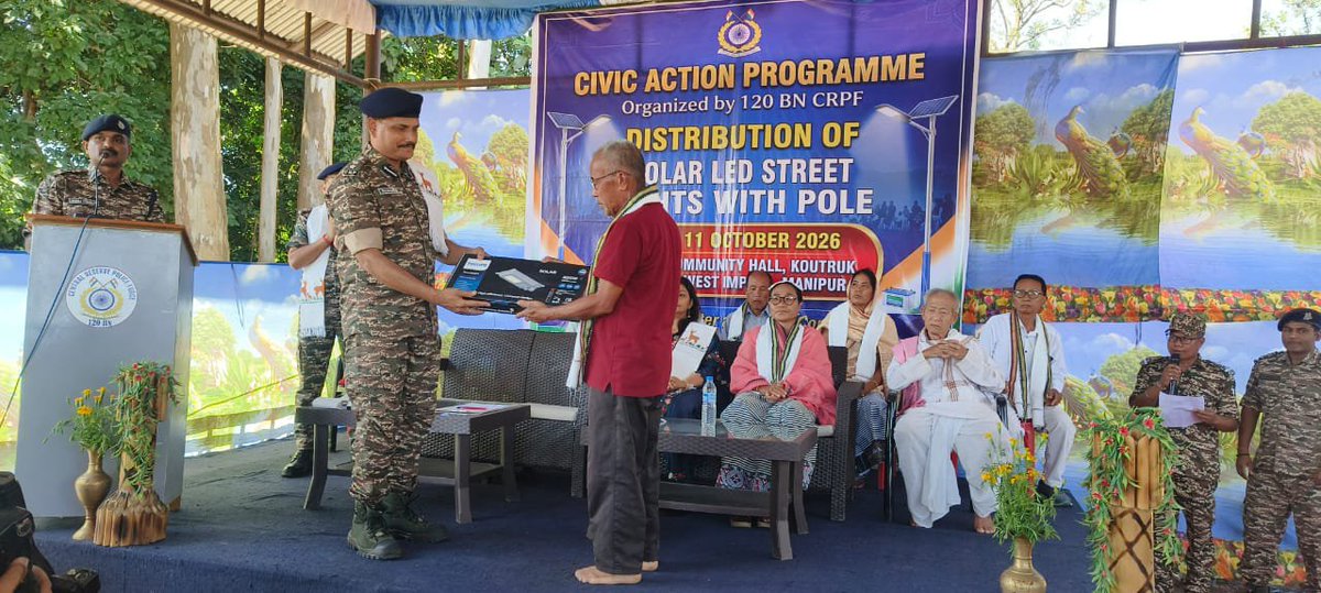 120Crpf's tweet photo. Under the aegis of IG,M&amp;N Sector Sh. Rajeev Lochan Comdt #120Bn #CRPF distributed 6 solar LED lights under #CAP at C/120, Koutruk,Imphal West today.The programme was attended by officers,local leaders &amp; residents, promoting community welfare and strengthening civil–CRPF relations https://t.co/tfRfvA8ZgB