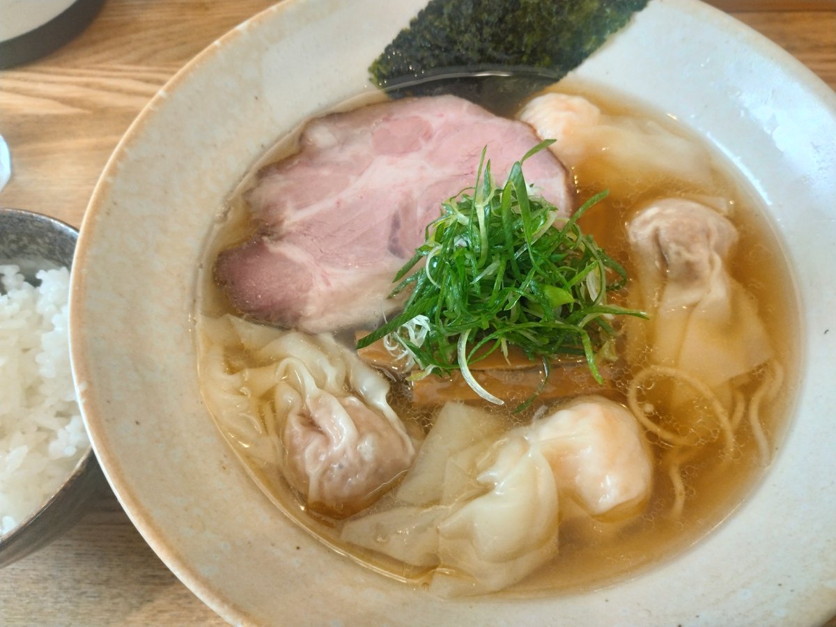 Neoyam's tweet photo. 今日の🍜 https://t.co/z1LoQmX6Tf