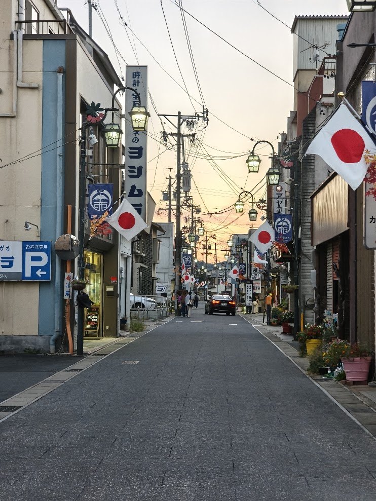 Nickel_Bouya28's tweet photo. 中津川は岐阜の果ての田舎というイメージですが、実際には名古屋行の快速始発駅でそこそこ本数あるので便利です

また、かつては中山道の中でも大規模な宿場町だった名残から、想像以上に栄えていますよ https://t.co/QuivklQYyV