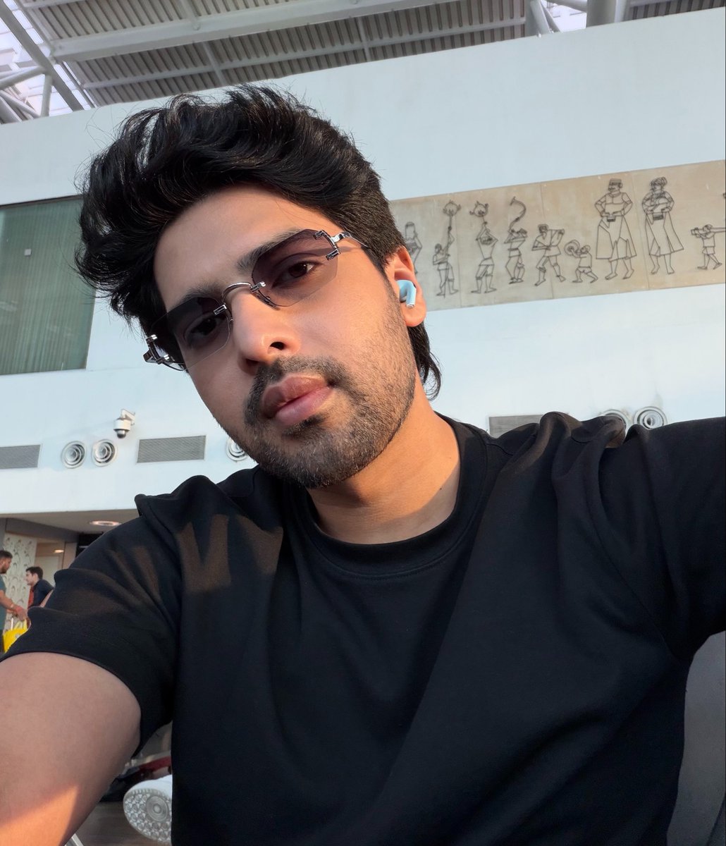 ArmaanMalik22's tweet photo. hello!! how’s the weekend been so far? https://t.co/80ffW6s3LP