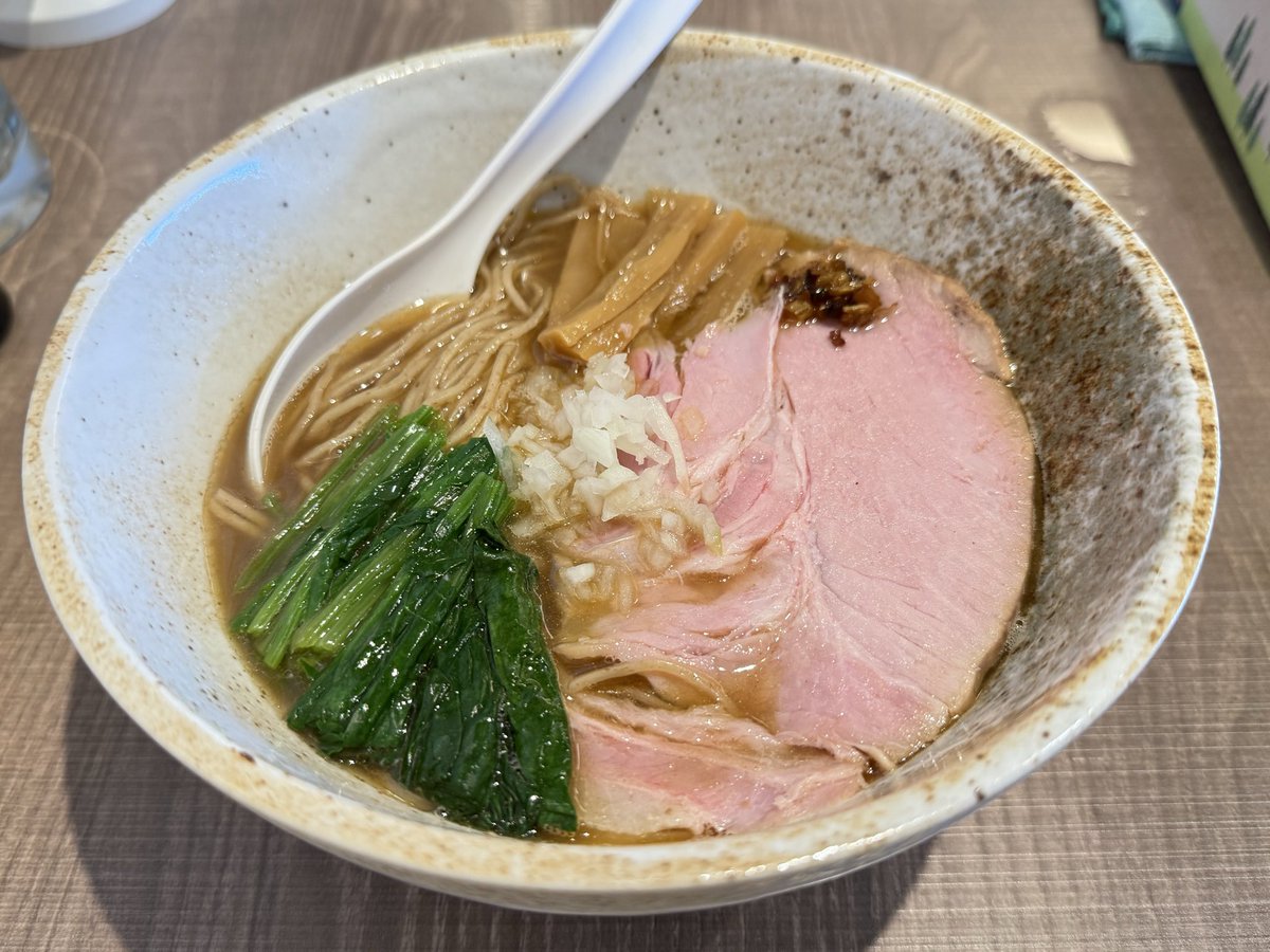 Eigo1224ramenLv's tweet photo. #東大和_ラーメン大冬樹_Season2  さん

・【限定】秋刀魚中華そば+中盛り　　（替玉）

秋刀魚1.5尾分が濃縮されたスープは風味がよく、旨みが丼の中に広がっている。細麺に絡み👍
秋を感じる極みの１杯であった。🍜
美味しく完食! 🙏

#東大和市 https://t.co/ZnhCqPBEXP
