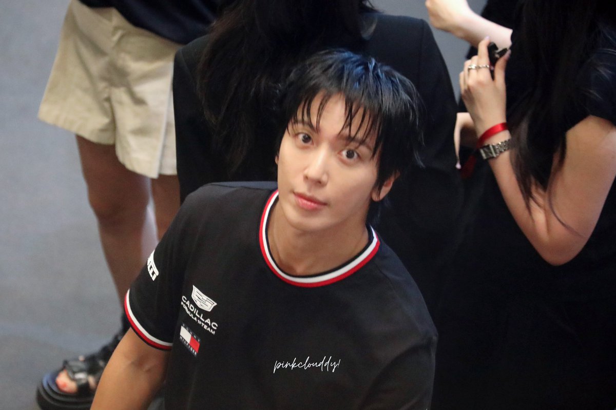 pinkclouddy_'s tweet photo. 261011 HD​ _ 정용화

@TommyHilfiger @Cadillac #TommyHilfiger #TommyFamily #TommyHilfigerxCadillacF1 #JungYonghwa #CNBLUE
#정용화 #씨엔블루 https://t.co/kVA417F9Ts
