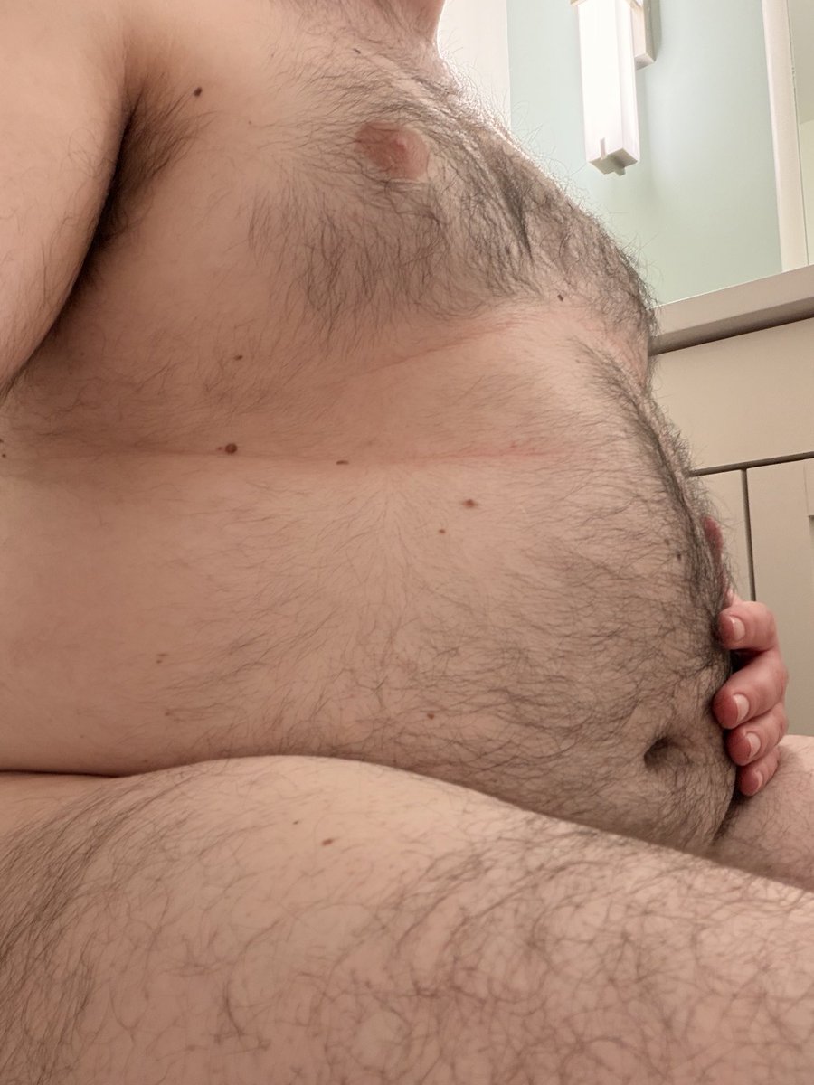 TyrulusD's tweet photo. Mmmmm stuffed and drunk, what a good weekend 🤤 https://t.co/7WJDjBViZV
