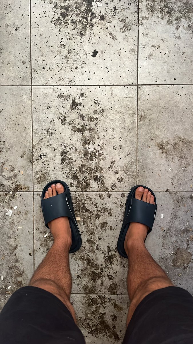 JCDS20's tweet photo. Follow EL KING MASTER @elkingmaster_ 🙇‍♂️ and his BIG SIZE 13 US (47 EU) feet 🦶 He sells worn socks and sneakers 🧦👟 don't you want to sniff them? 😵‍�� GO FOLLOW NOW and serve under those massive soles!

#bigfeet #size13 #malefeet #malefootfetish #cashmaster #findom #alpha #soumis https://t.co/JhiyRpEu6j