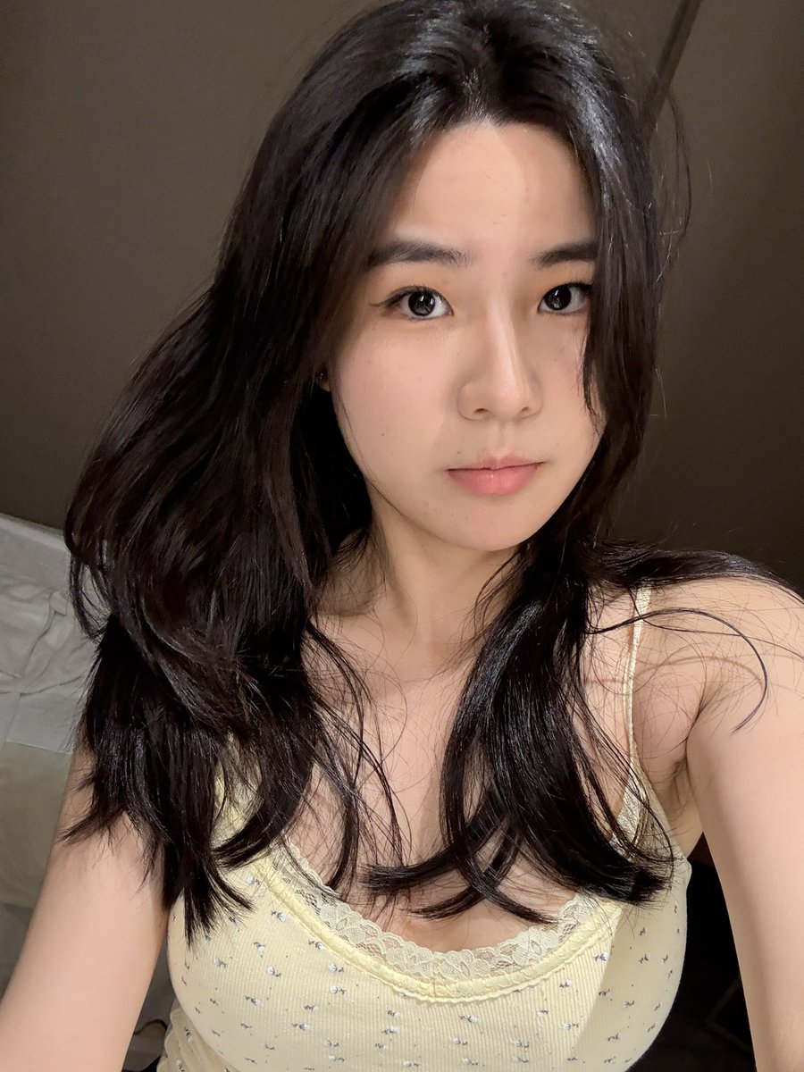 Hbrvko7's tweet photo. @tomzhanghui 慧哥  给你看看我画的妆吧 https://t.co/c0JWkzTBPY