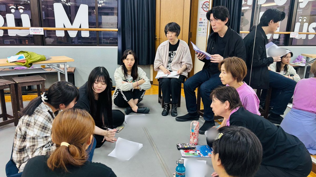 Pegg33378696's tweet photo. なつです。
今日は合同ロング稽古でした。
ダンスの振付→スタッフミーティング→役ごとの話し合い→夕飯→ステージングと盛りだくさんでした💦
ダンスの振付は始まったばかり、これからどんどん振付つくので復習しないと！！ https://t.co/cmu9VKpfZz