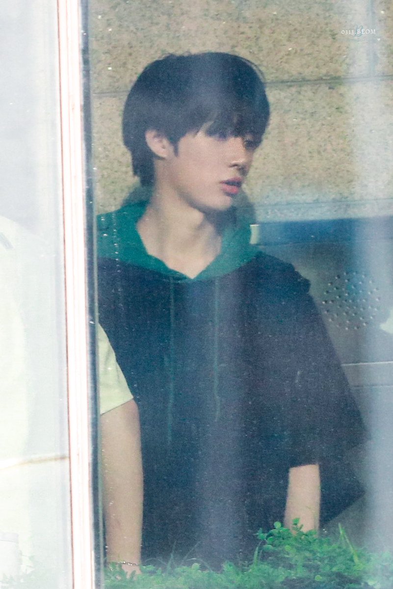 _0313beom tweet picture