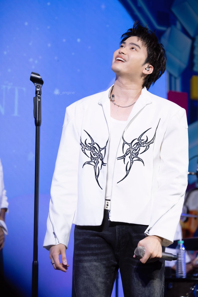 aoy_engine's tweet photo. เธอมีรอยยิ้มอันตราย ที่ได้มาจากกรรมพันธุ์
ยิ้มทีโลกละลาย ไอ้ฉันก็ดันไม่ทันระวัง ..

#TechPlayground2026xNONT
#NONTTANONT https://t.co/U5Mtnf59uh
