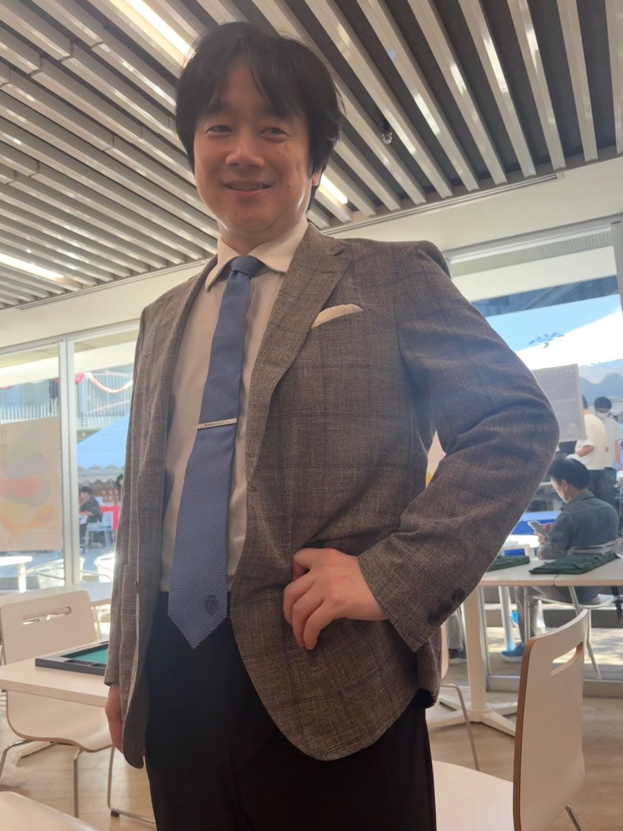 e955069434855's tweet photo. 学校に登場して先生！おはようございます！って言われているところ https://t.co/BLanjhcDmS