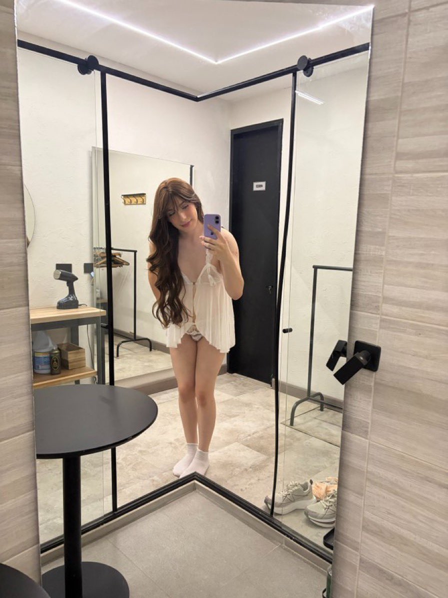 Jenniferlohpt3c's tweet photo. Would you let me stay the whole weekend ? https://t.co/ywdSEphOdd