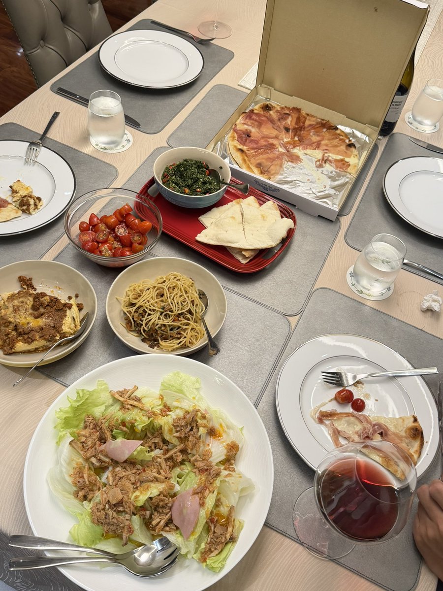 miunatshaa's tweet photo. หม่ำๆคับ 🍕 https://t.co/TaKHZsRB82
