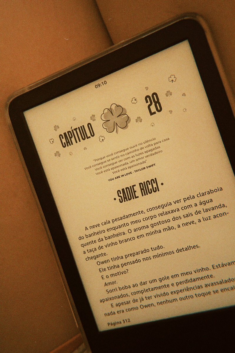 ritecabooks's tweet photo. acordar e ler é a melhor parte do meu dia 😝 https://t.co/aktbM4OIIn