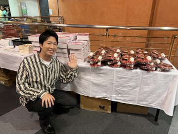o_rayas2's tweet photo. ラケットとネット差し入れしました^ ^ https://t.co/9r8XR2YTlz