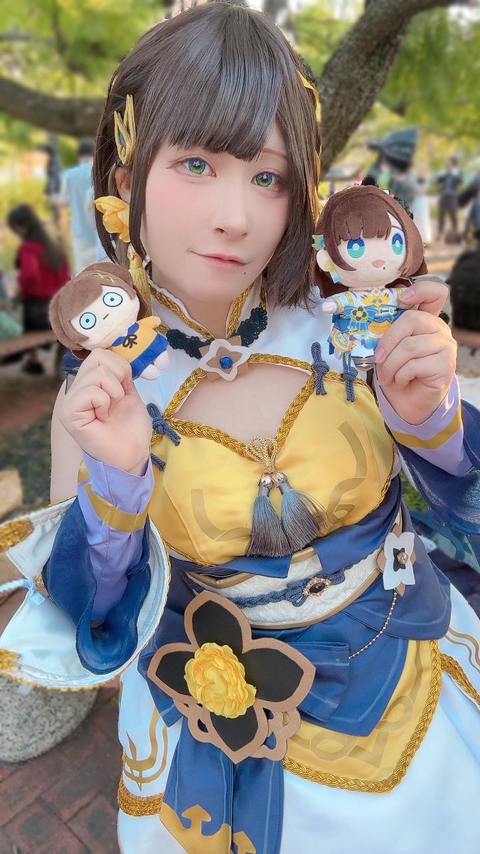 she00ep_5675_B's tweet photo. 昼まで作業して会場そのまま来て何とか📒の衣装間に合いました‼️
自作初心者クオリティなので、柄無かったり再現しきれてないのが悔しいけど頑張った✨
可愛い💐🗺メンバーに囲まれて最高に幸せな1日でしたありがとう🫶
また📒衣装手直ししてまたやりたいな☺️
 #富士コス
 #しがりこすぷれ https://t.co/P9V5L1SluJ