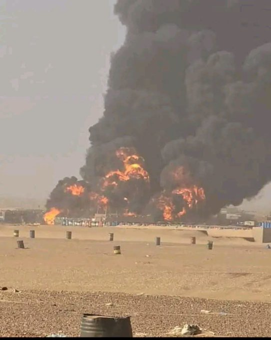 CurrentTre's tweet photo. Mali 🇲🇱 : Frappe de l’armée sur des terroristes à Inafarak. Les flammes sont clairement visibles. https://t.co/4T4GYLCHlF